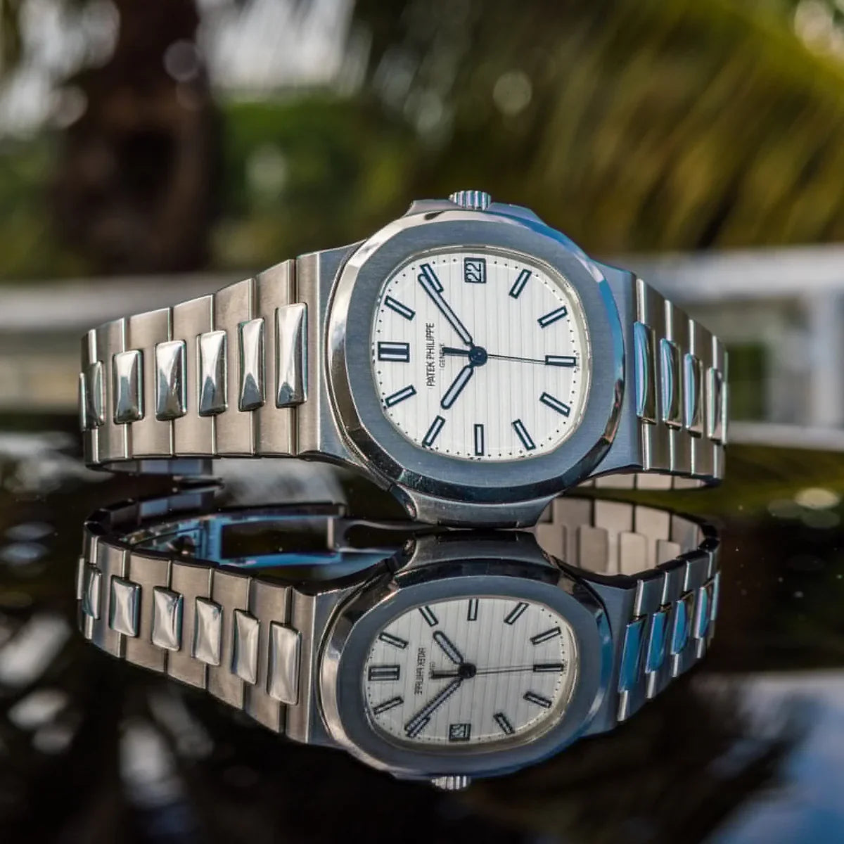 PATEK PHILIPPE  NAUTILUS WHITE DIAL 40MM